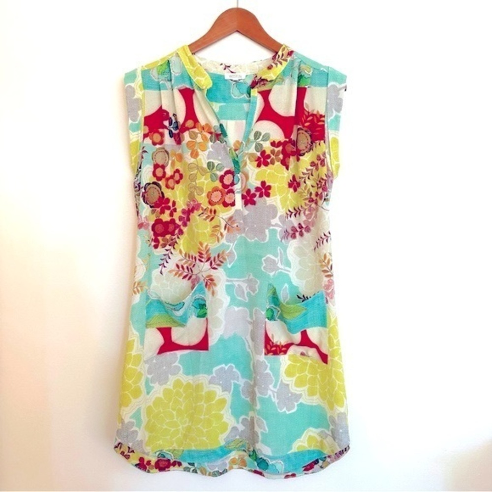 Weston Floral Dress V-neck Rounded Hemline Size Small